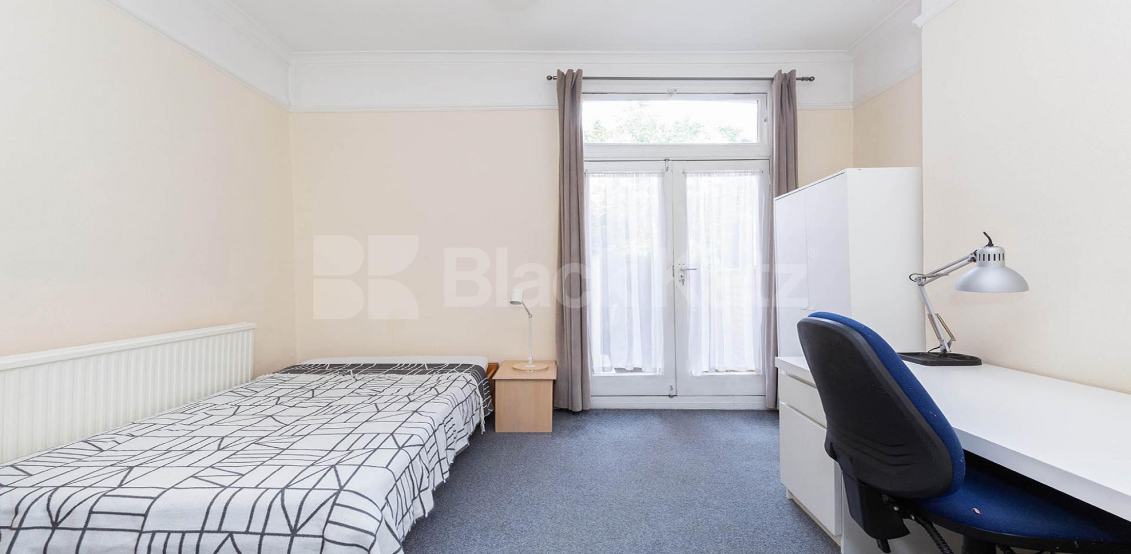			6 Bedroom, 3 bath, 2 reception House			 Duckett Road, HARRINGAY - HORNSEY